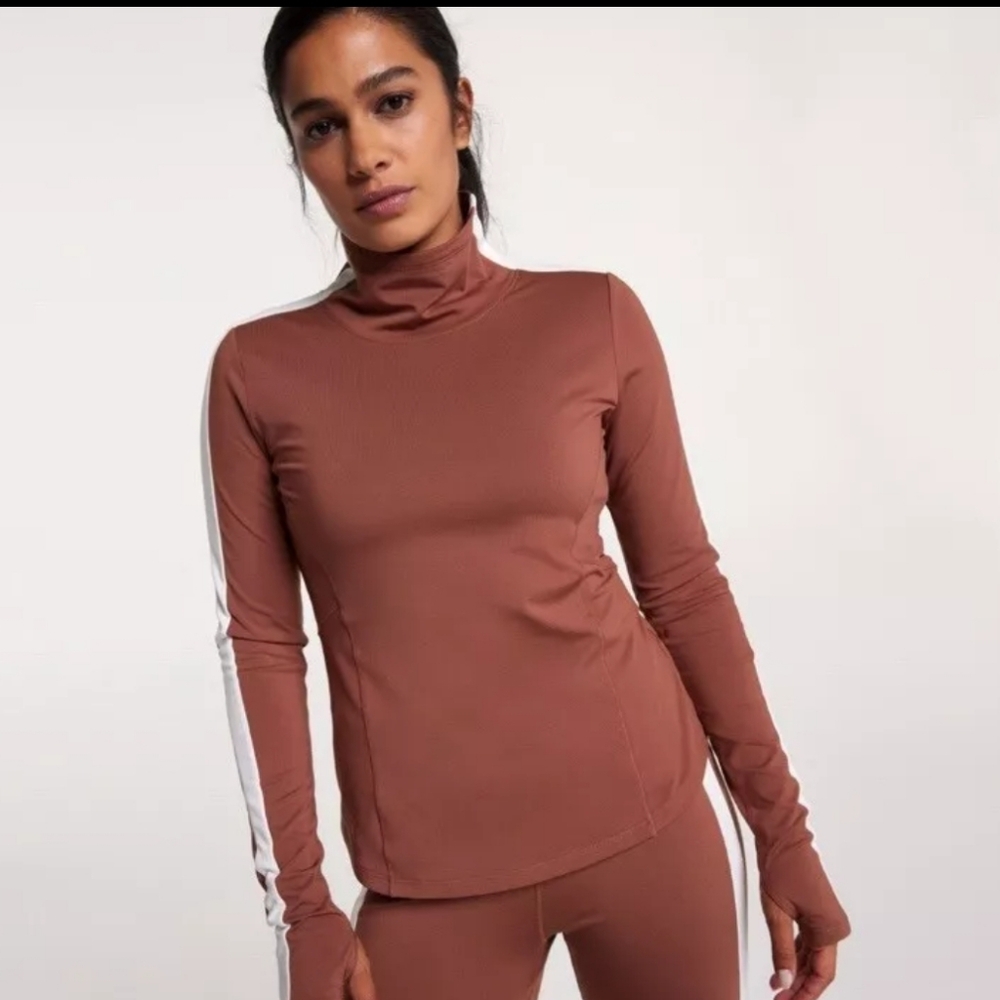 CALIA by Carrie Underwood Rust Brown Mock Neck Long Sleeve Top with White Stripe